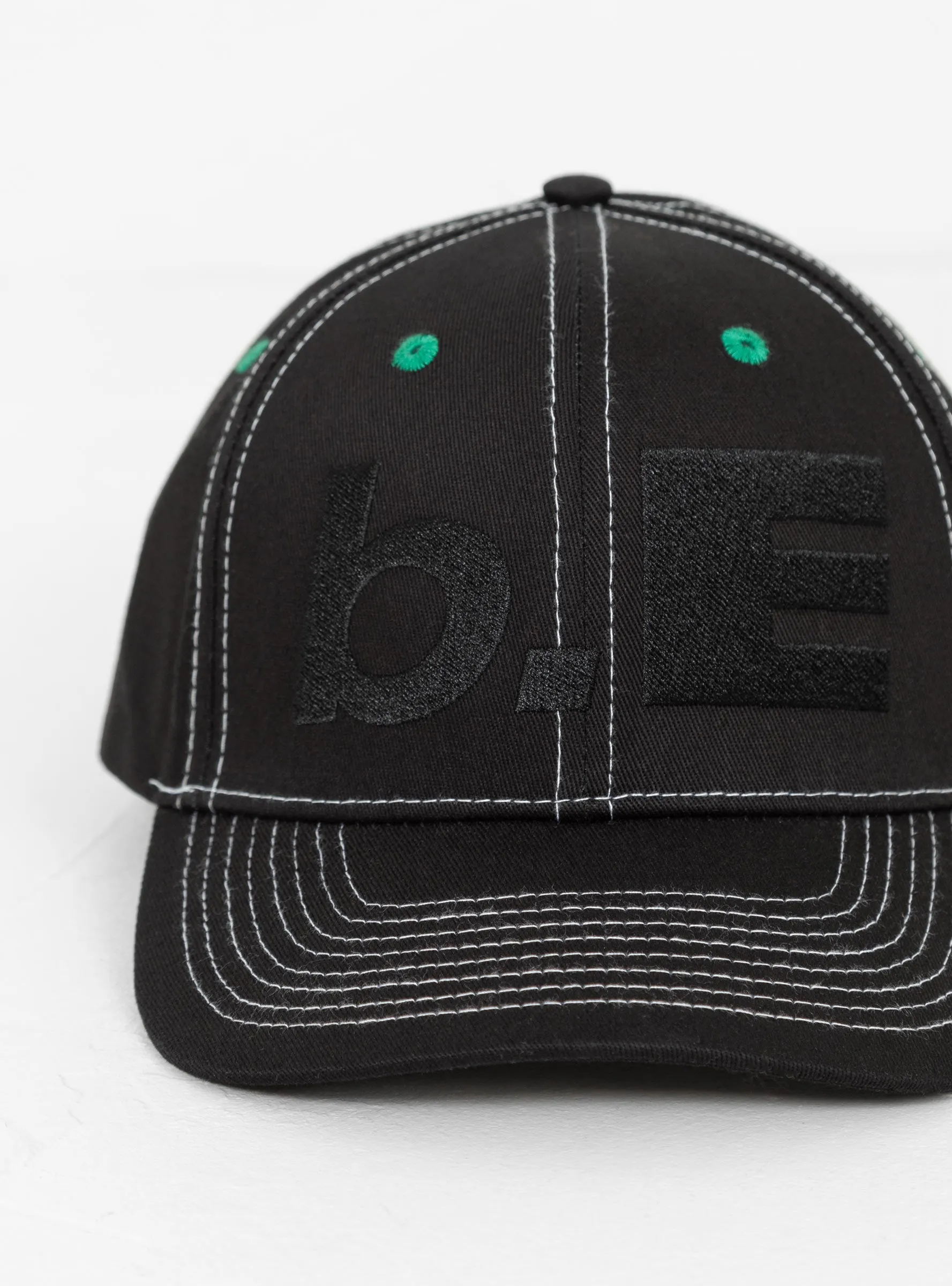 b.E Hat Black