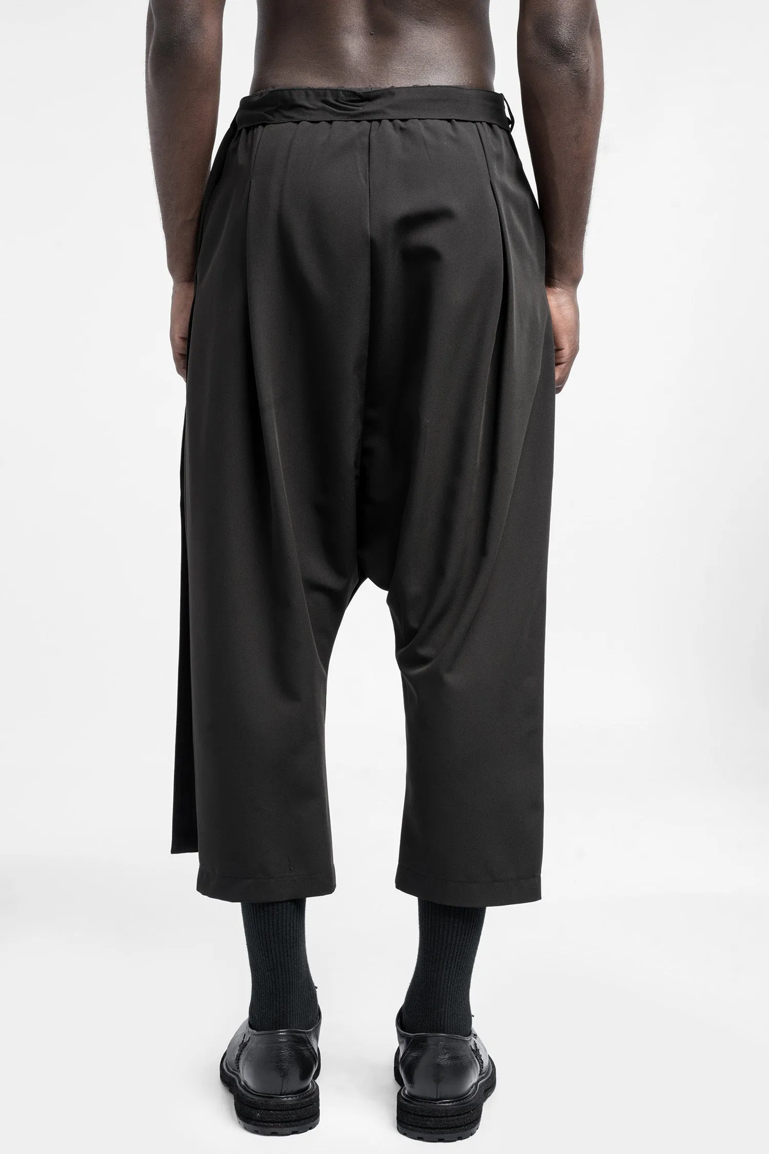 Drop crotch cropped pleated trousers