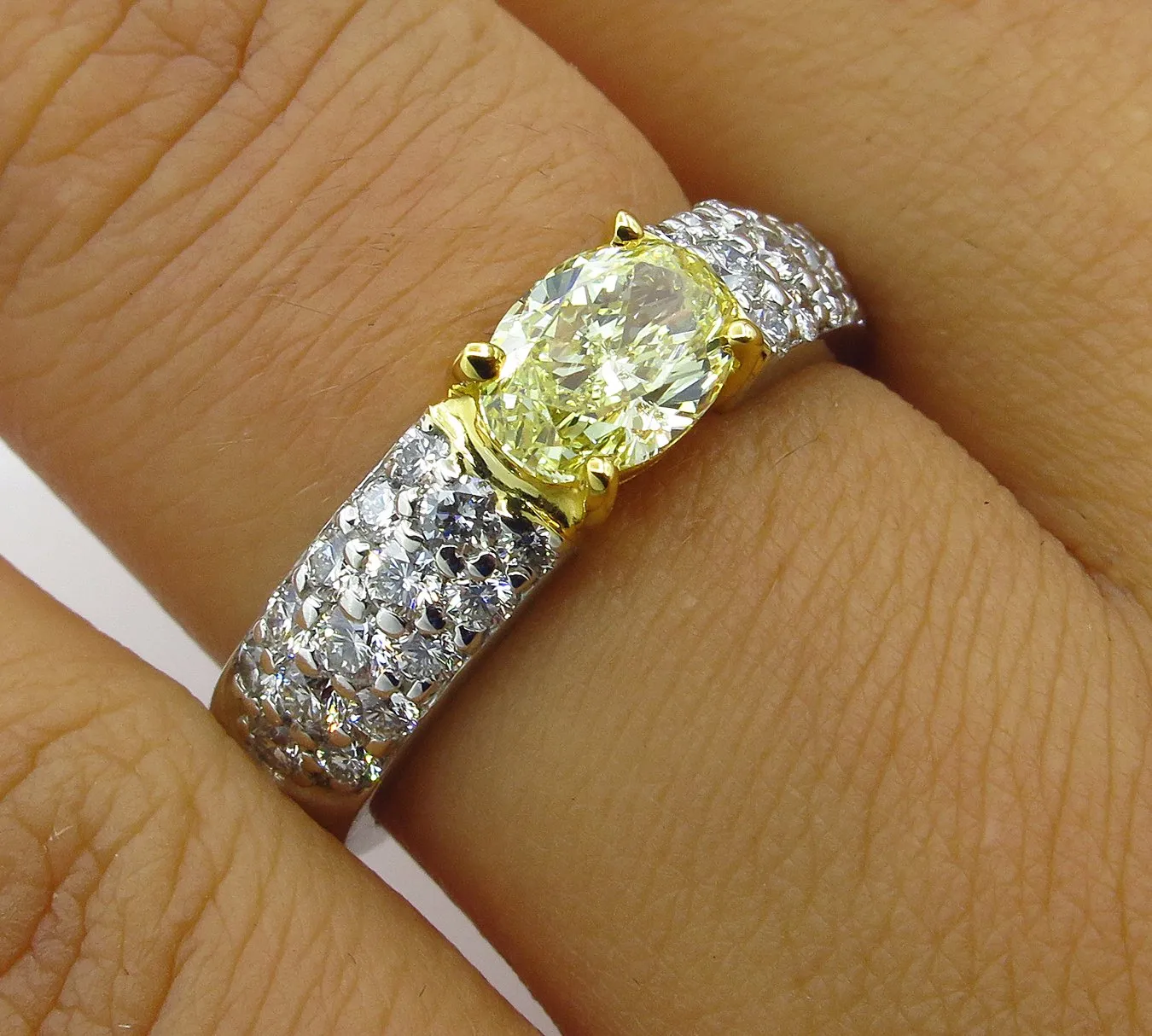 GIA Canary 1.62ct Natural Fancy Yellow OVAL Diamond Ring