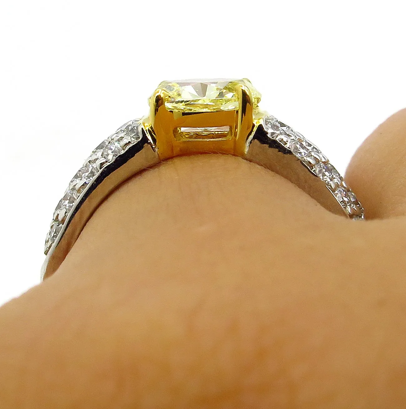 GIA Canary 1.62ct Natural Fancy Yellow OVAL Diamond Ring