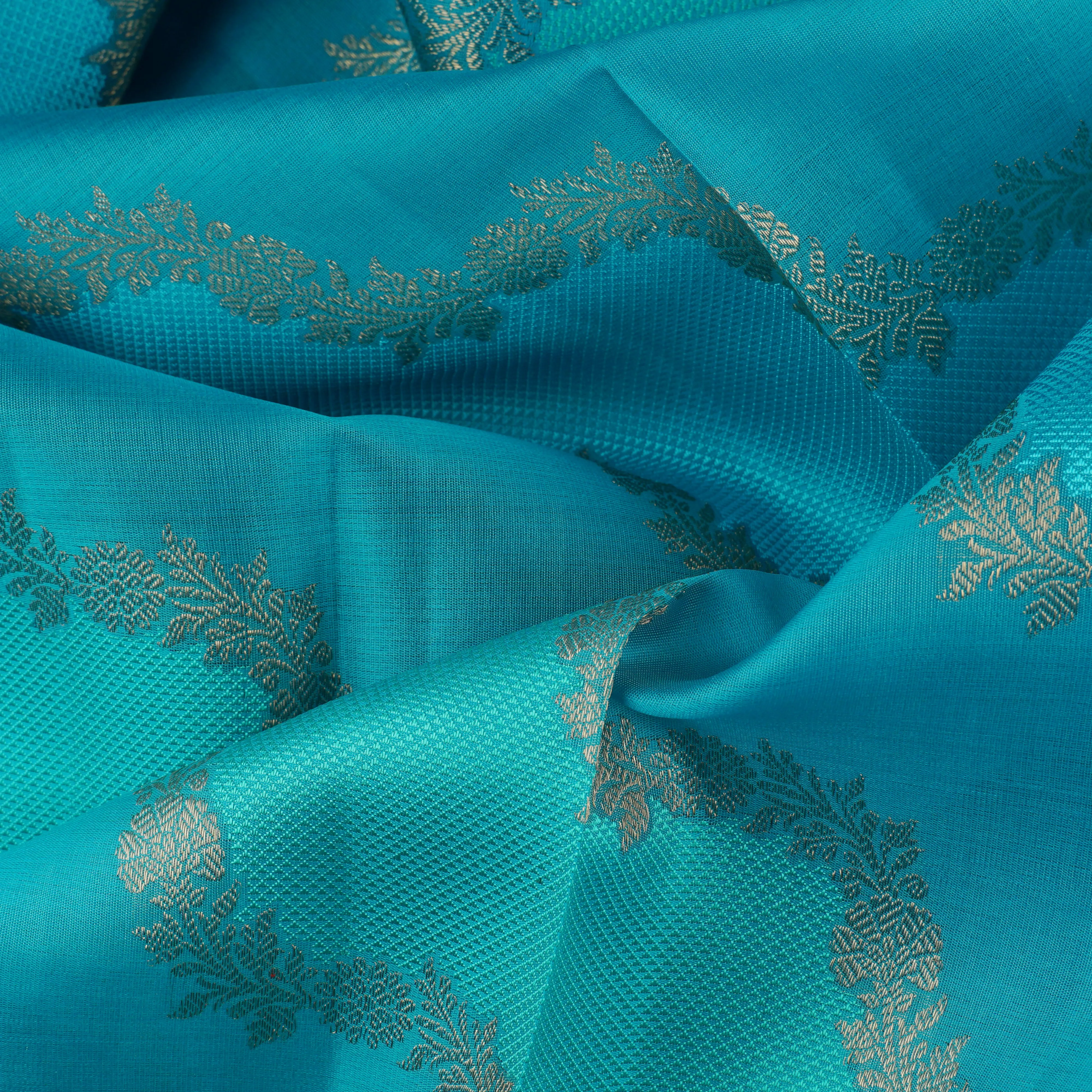 Handwoven Blue with Pink Kora Kanjivaram Silk Saree - 1754T008335DSC