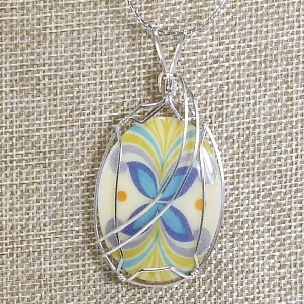 Kaeley Wire Wrap Polymer Clay Cabochon Pendant Necklace