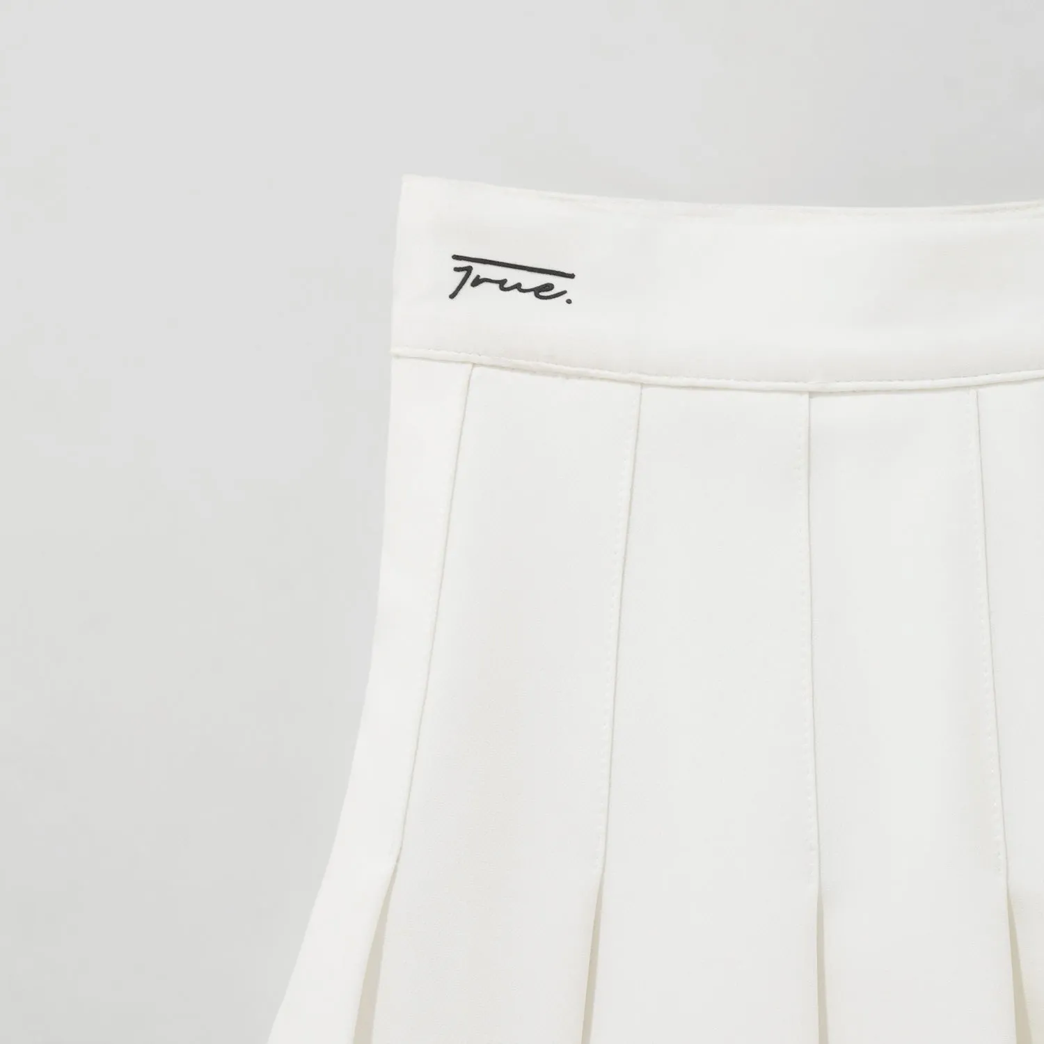 Legend Pleated Skirt - White