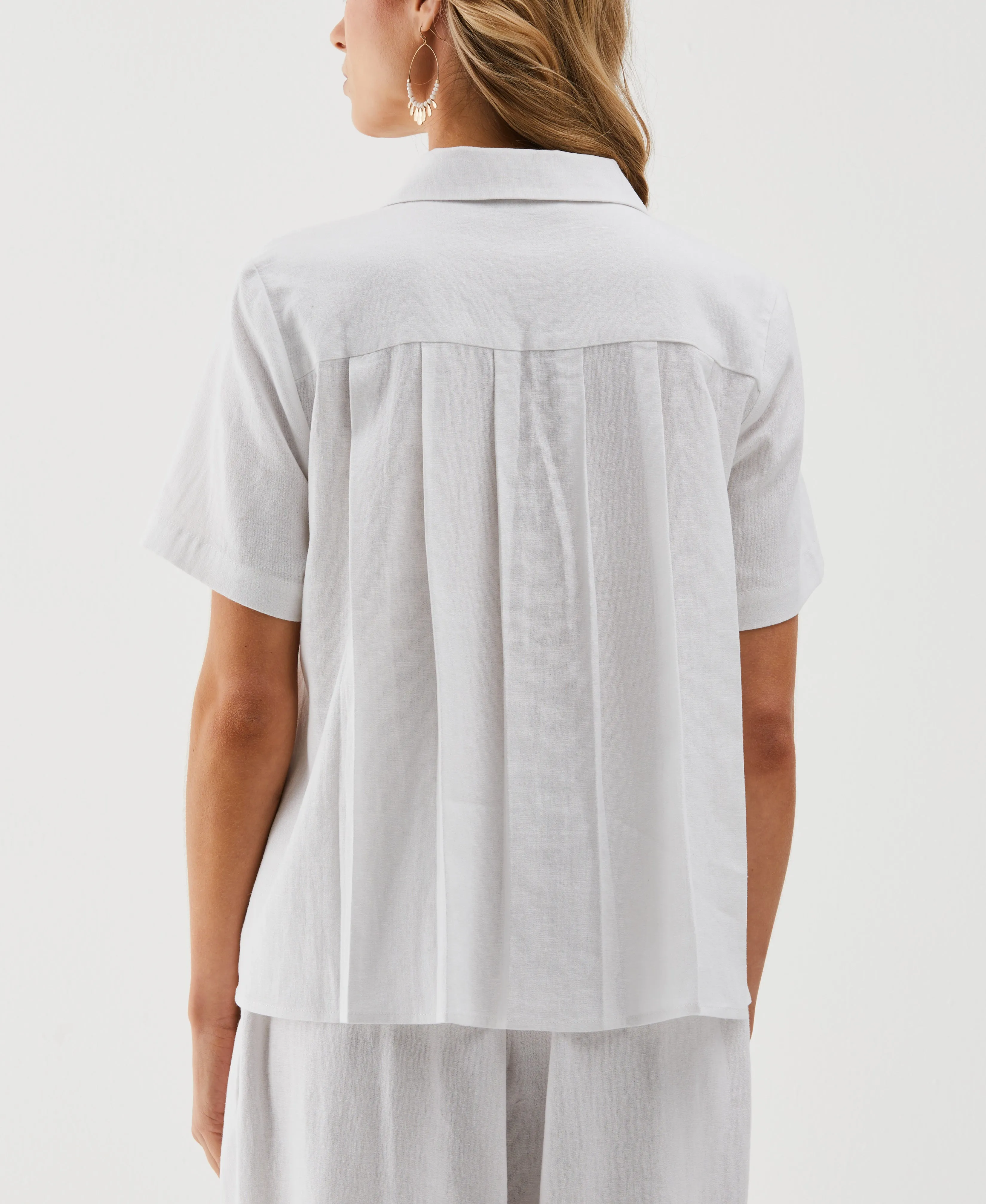 Linen Blend Pleated Back Top