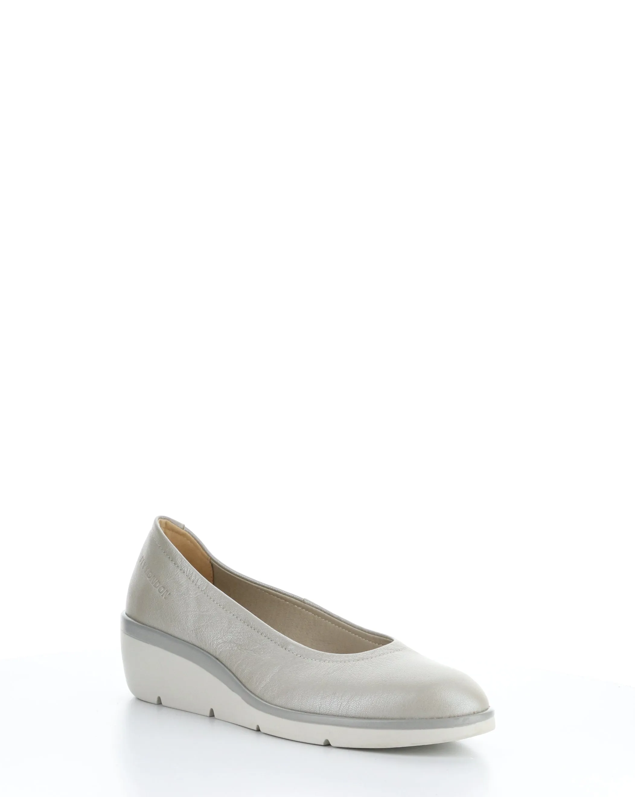 NUMA570FLY 005 SILVER Round Toe Shoes