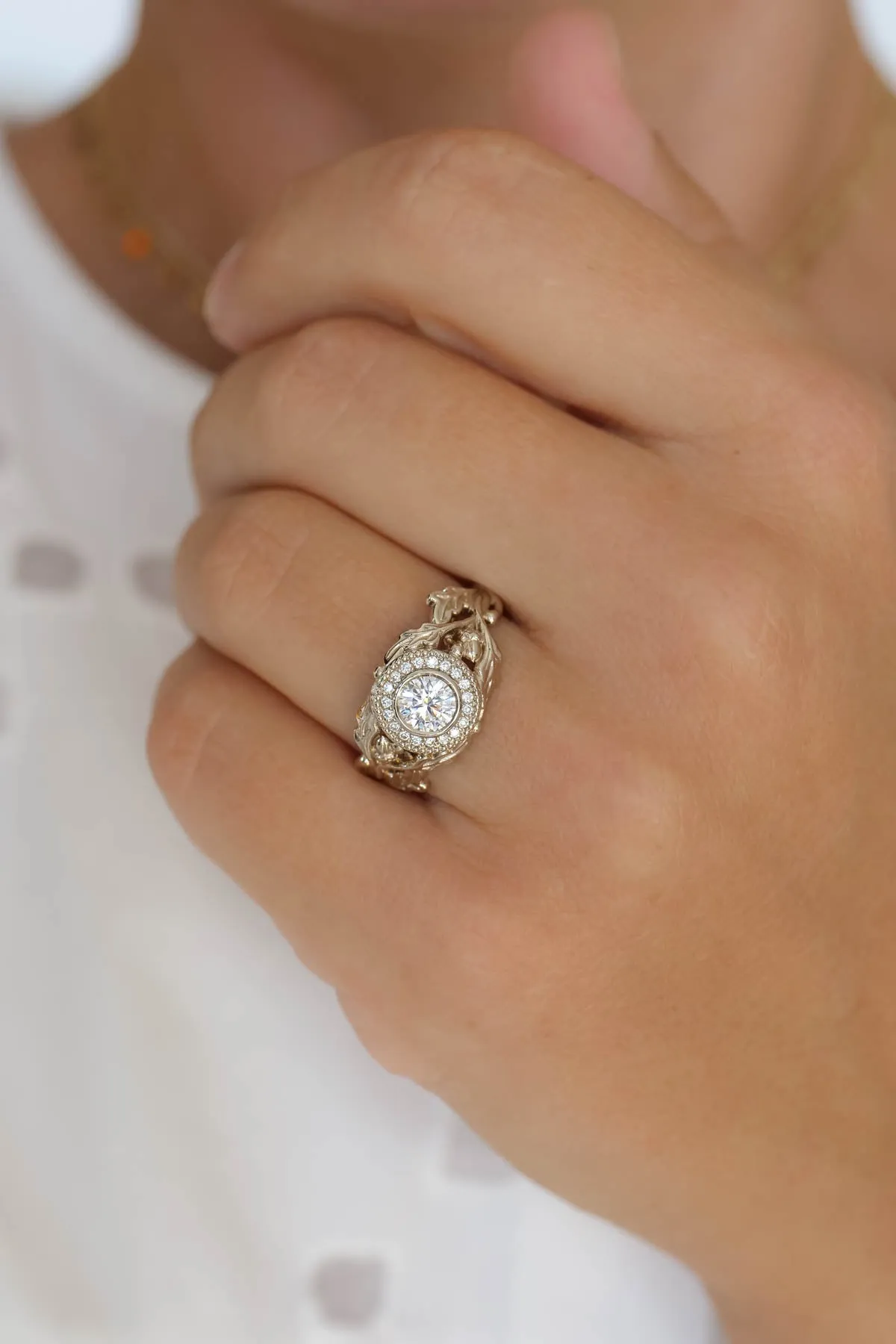 READY TO SHIP: DAIR in 14K white gold, round moissanite 5mm, moissanites, RING SIZE 7 US