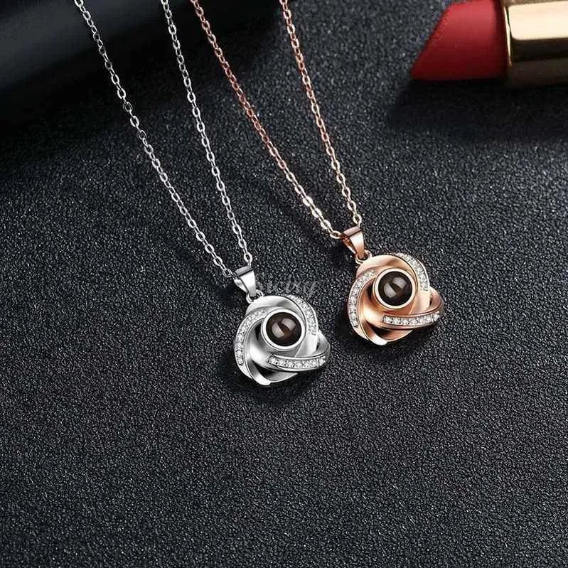 Siciry Personalized Projection Photo Necklace - Spin