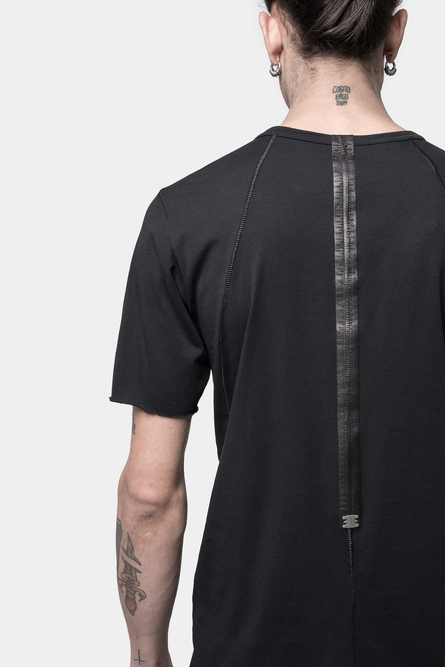 Staple spine detail t-shirt, Noire