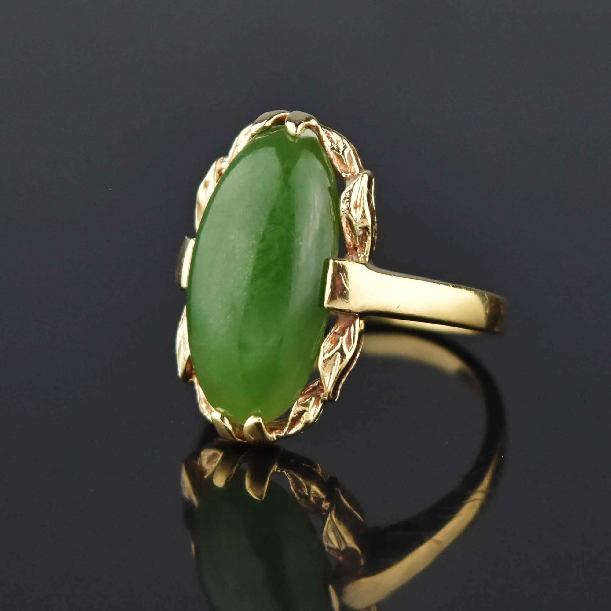 Vintage 14K Gold Natural Jade Cabochon Ring