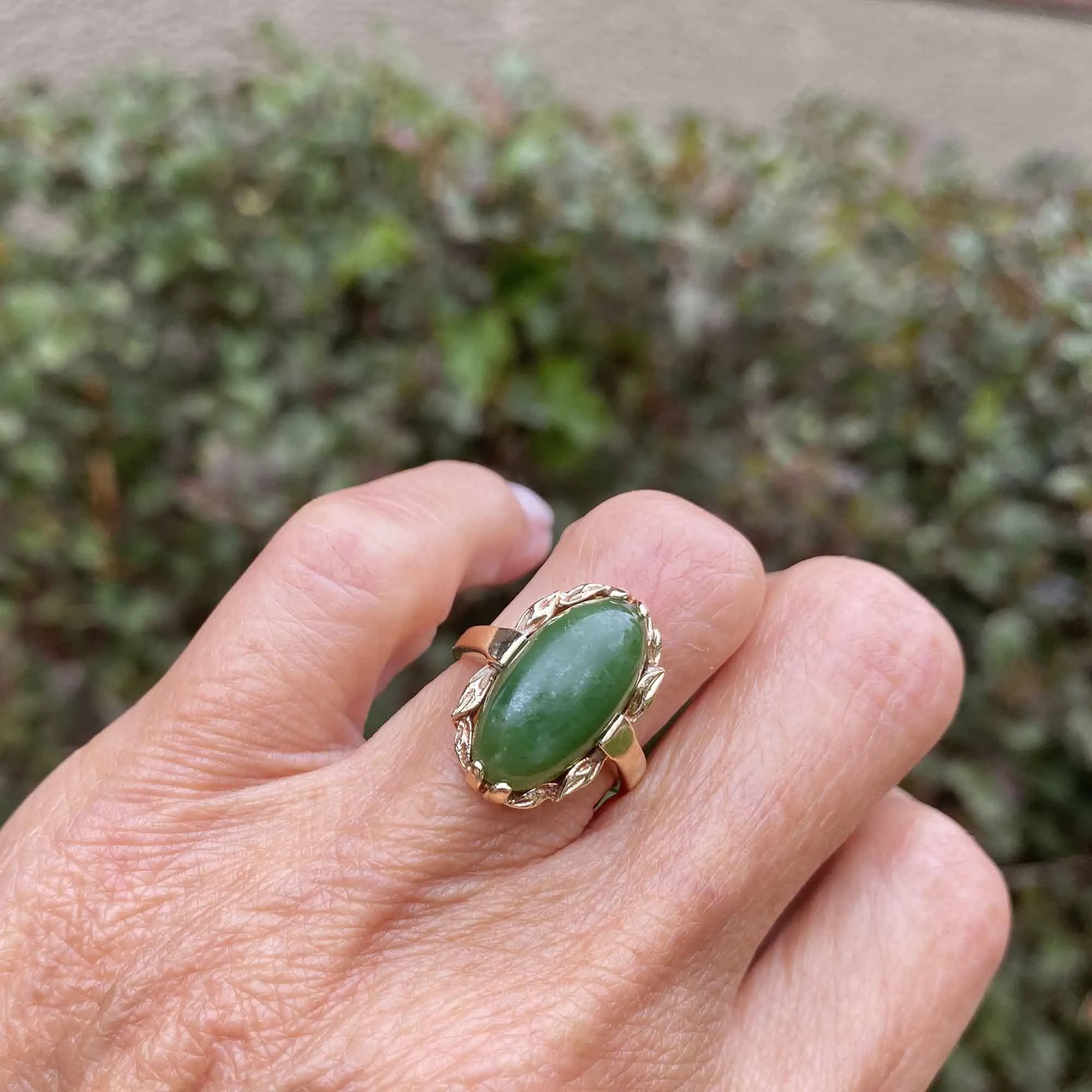 Vintage 14K Gold Natural Jade Cabochon Ring