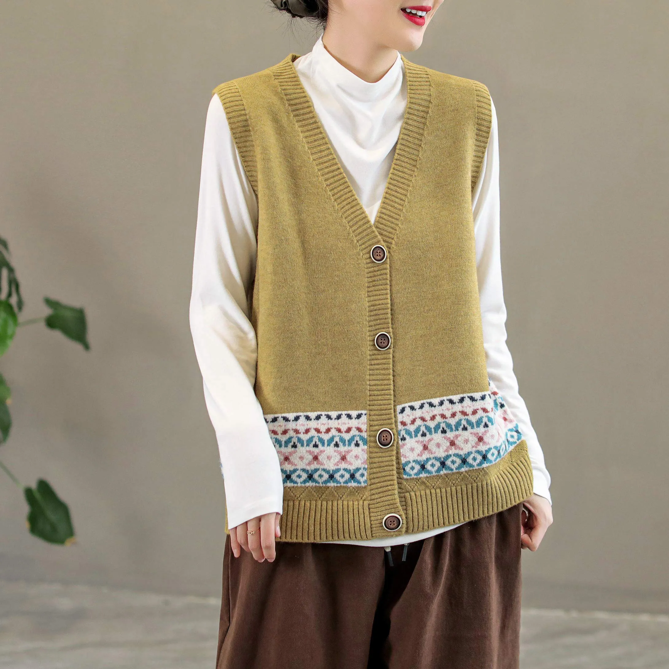 Women Retro V-Neck Cotton Knitted Casual Waistcoat